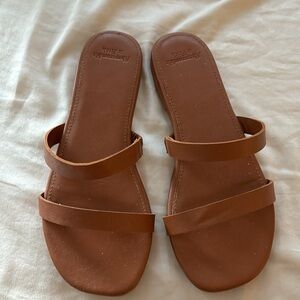 Abercrombie and fitch camel brown leather sandals